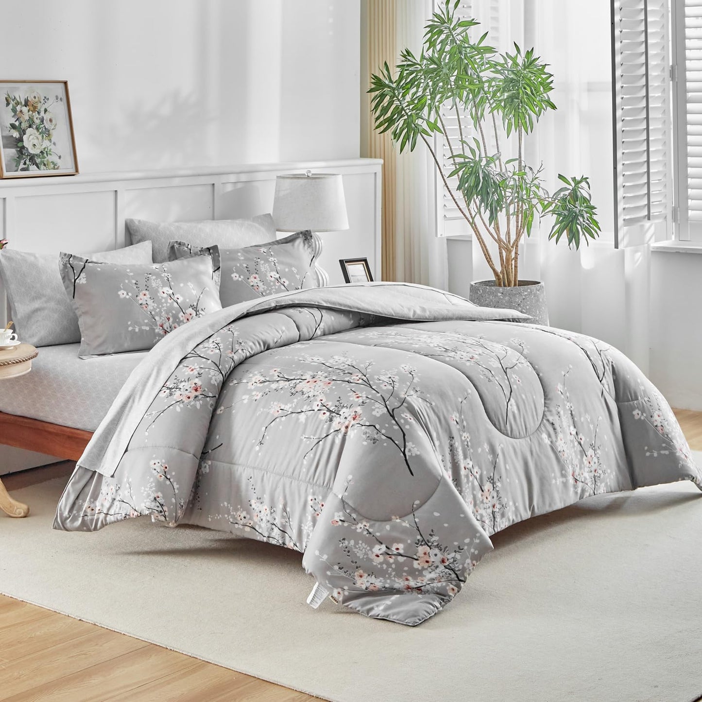 AIKASY Bed in a Bag 7 Pieces Queen Size - Floral Print - Soft Microfiber, Reversible Bed Comforter Set (1 Comforter, 2 Pillow Shams, 1 Flat Sheet, 1 Fitted Sheet, 2 Pillowcases)（Grey, Queen）
