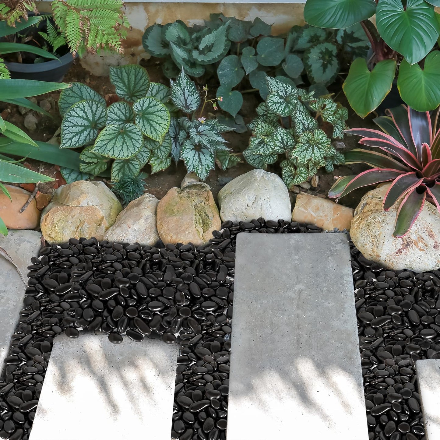 GASPRO 15 lb Black River Rocks for Landscaping, Polished Black Pebbles for Potted Plants & Vases, Large 1-2 Inch Decorative Stones for Garden Beds, Planters & Aquariums Decor