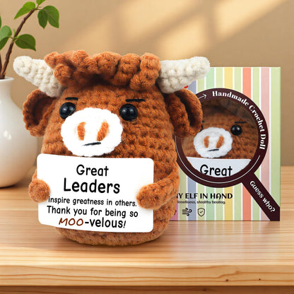 Roqei Handmade Crochet Highland Cow Boss Gift - Motivational Thank You Gift for Men & Women Managers Supervisors | Cute Office Desk Decor for Bosses Day, Birthday, Promotion, Christmas Appreciation