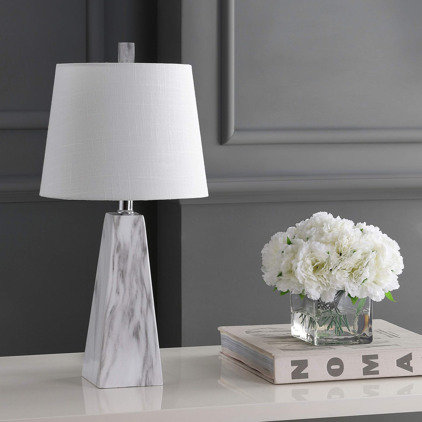 JONATHAN Y 20.5" White Marble Finish Modern Resin Table Lamp for Bedroom Living Room, Contemporary Faceted Bedside Lamp with White Linen Shade, LED Bulb Included JYL1037A