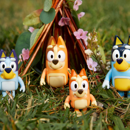 Bluey 13009 and Family: , Bingo, Bandit and Chilli 4 Figure pack Articulated Character Action Figures 2.5 inches Official Collectable Toy, Multicoloured