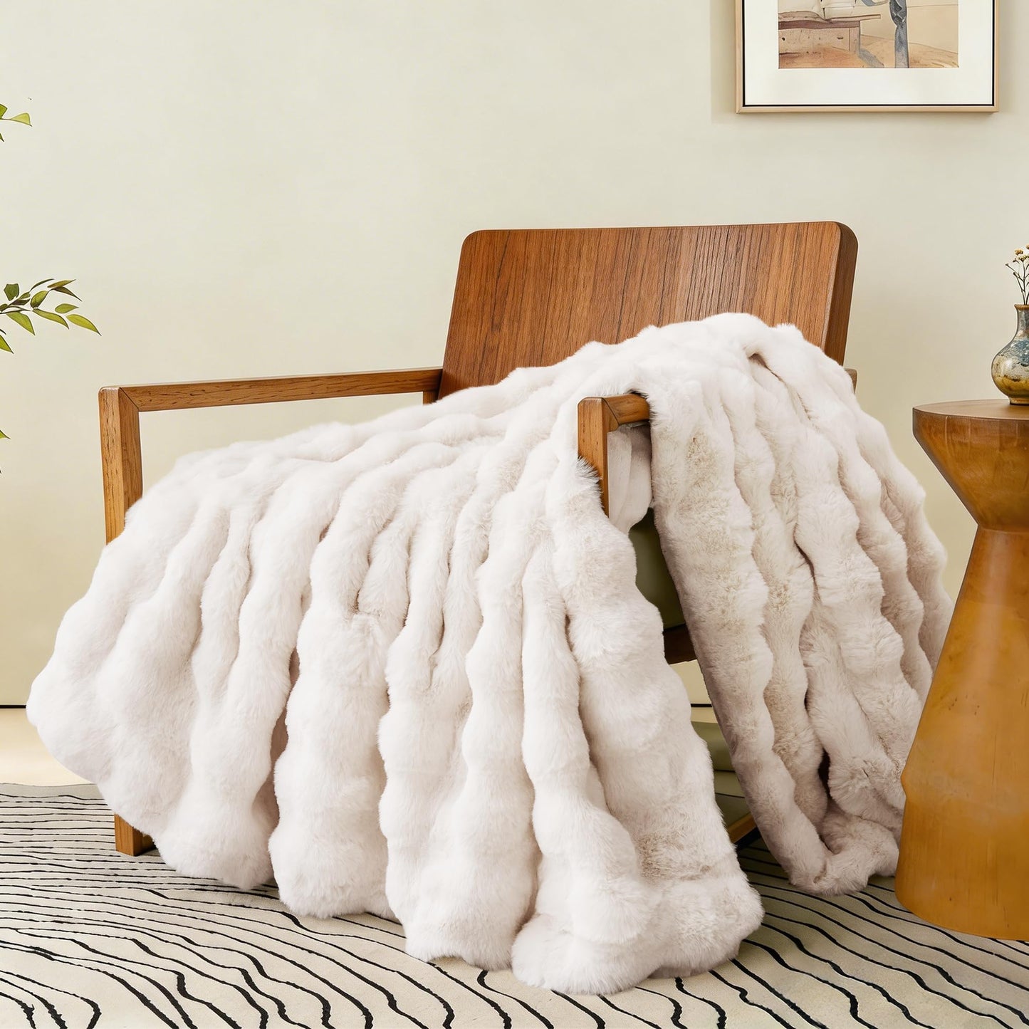Comelady Soft Fluffy Faux Fur Throw Blanket 50"x60", Plush Thick Bubble Textured Blanket for Couch Bed, Cozy Fuzzy Luxury Room Decor & Warm Gifts for Women Men Girls, Cream White