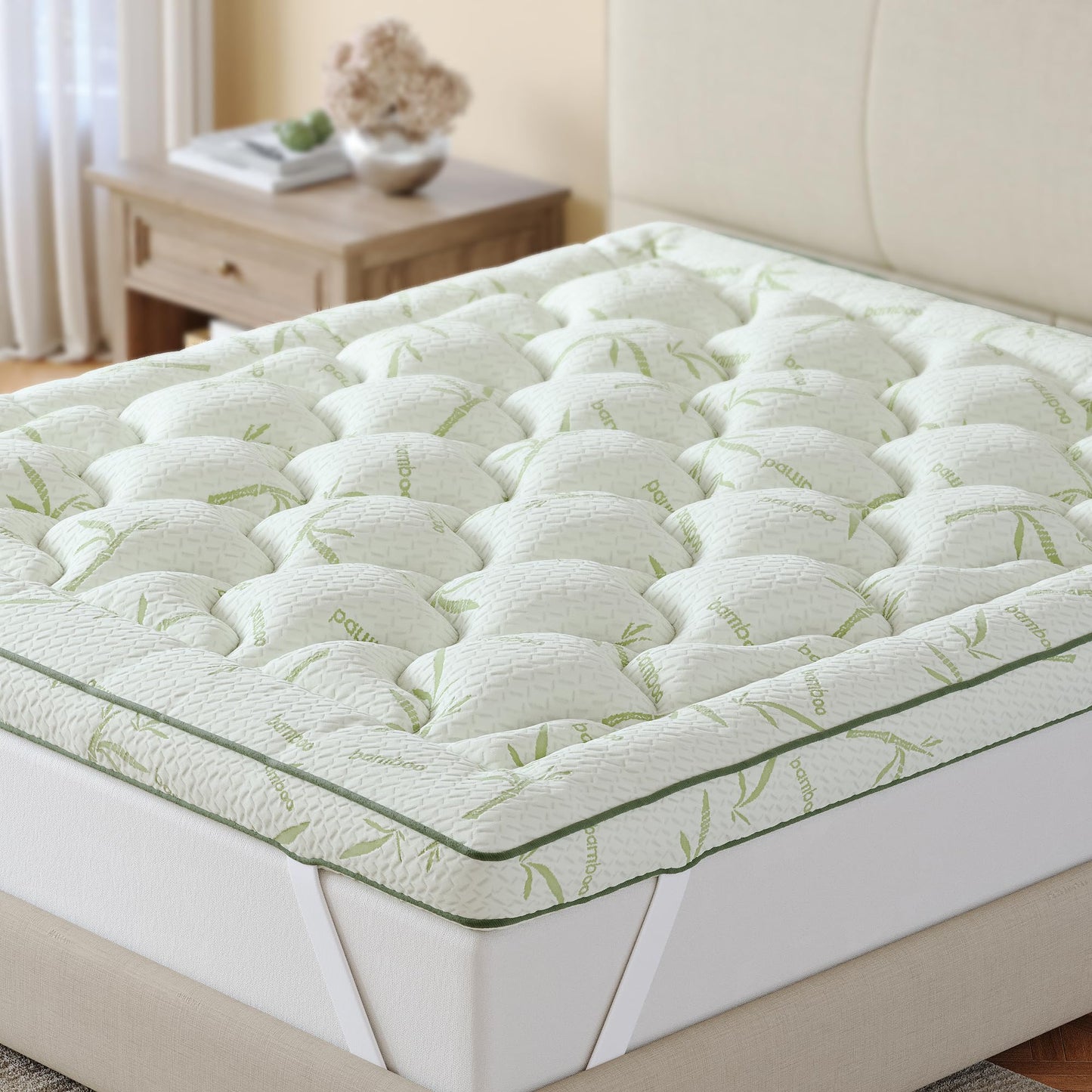 HomKdom Queen Mattress Topper, Cooling Mattress Topper for Back Pain Relief, 65% Polyester, 35% Viscose Derived from Bamboo, Cooling for Hot Sleepers & Night Sweats, 1200 GSM Down Alternative Fill