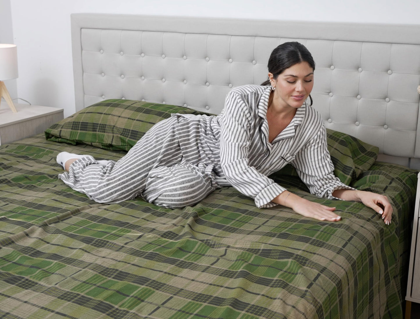 RUVANTI Flannel Sheets Queen Size - 100% Cotton Double Brushed Bed Sheets, Deep Pockets 16 Inches Queen Sheet Set, All Seasons Breathable & Extra Soft - Warm & Cozy, 4 Piece, DNA Plaid