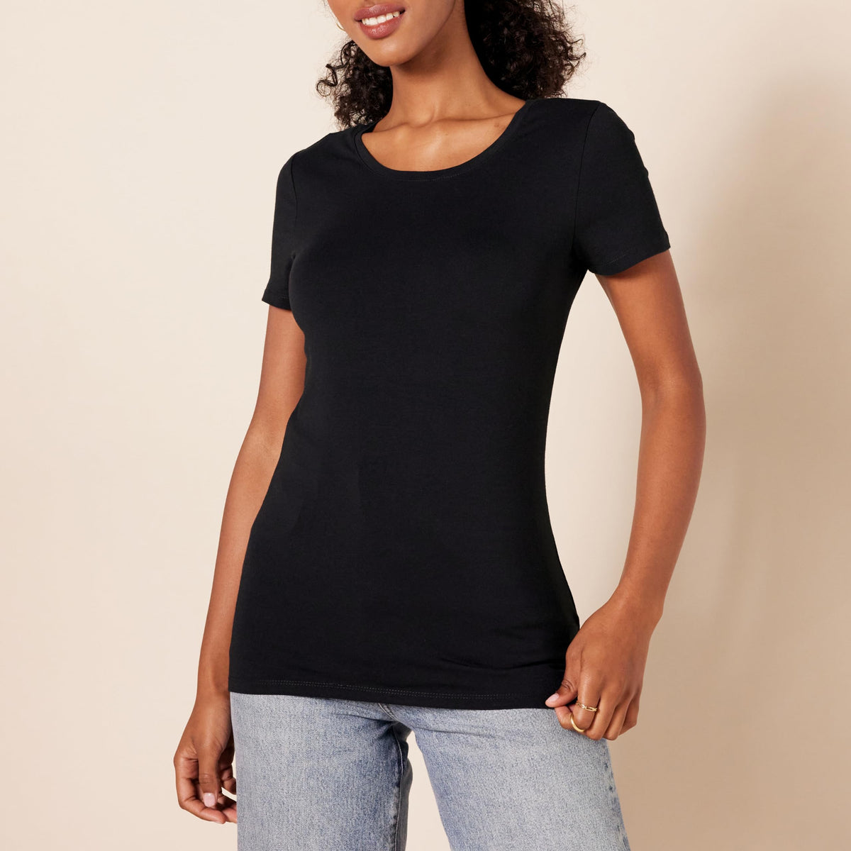 Amazon Essentials Women's Regular-Fit Short-Sleeve Crewneck T-Shirt, Pack of 2, Black, Large