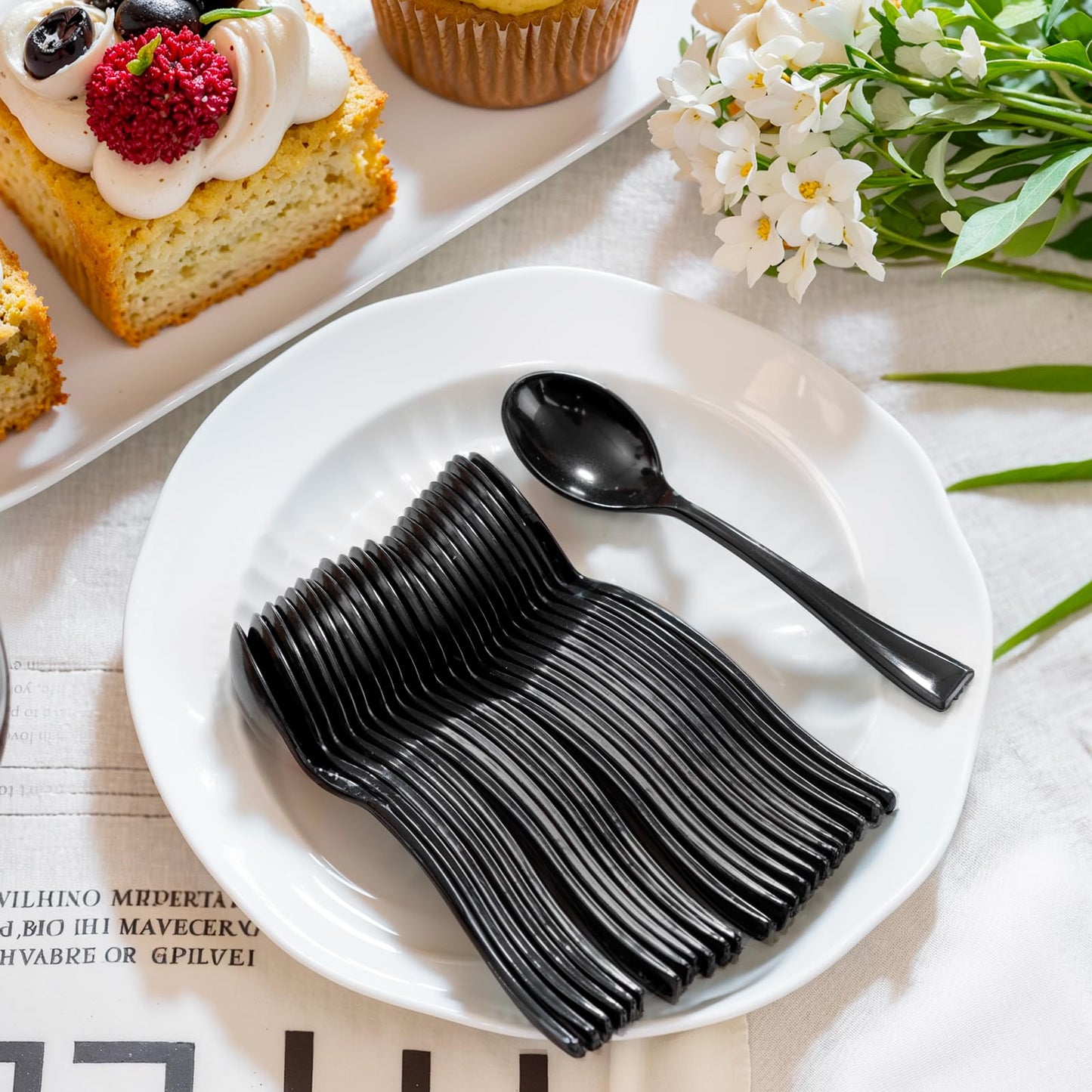 WDF 300 Pieces Black Plastic Mini Spoons-4 Inches Black Plastic Tasting Spoons for Desserts-Heavy Duty Plastic Spoons Perfect for Coffee/Cake/Desserts/Appetizers for Halloween New Year/Graduation