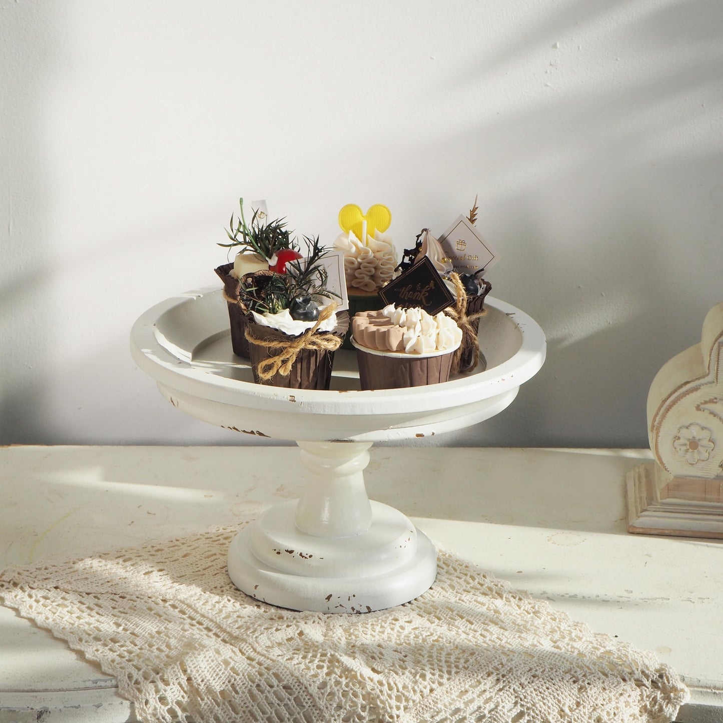 Rustic White Wood Pedestal Tray Stand for Table Decoration,Round Distressed Finished Cake Stand Dessert Table Display,Farmhouse Cake Stand Candle Holder Perfect for Weddings,Birthdays