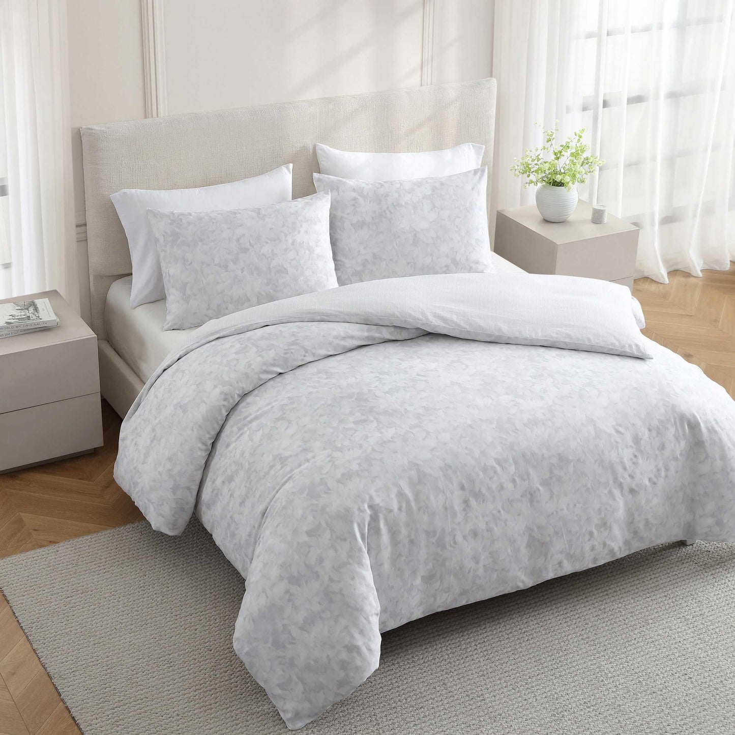 Vera Wang - Queen Size Duvet Cover Set, 100% Soft & Smooth Cotton Sateen Floral Bedding, 3-Piece Reversible Bed Set with Matching Pillowcases (Nebulous Flower/Etched Stripe Grey)