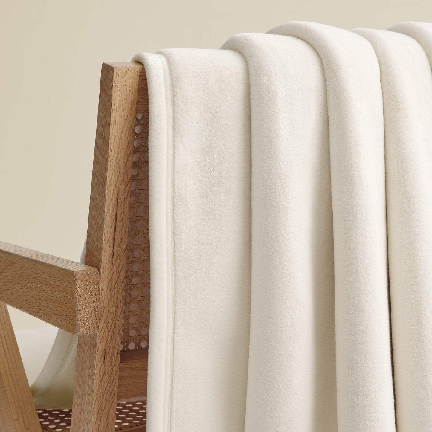 UGG Coco Plush Fleece Throw Blanket – Soft & Cozy Blanket for Couch, Bed & Sofa, Perfect for Home Decor, House Warming Gifts or Luxurious Birthday Gifts for Women, 50" x 70", Off-White Snow