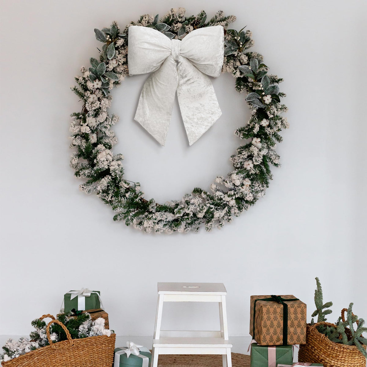 KI Store White Extra Large Plush Velvet Bows 16.5-Inch Christmas Bow Tree Topper for Christmas Tree Decoration Wedding Door Window Decor