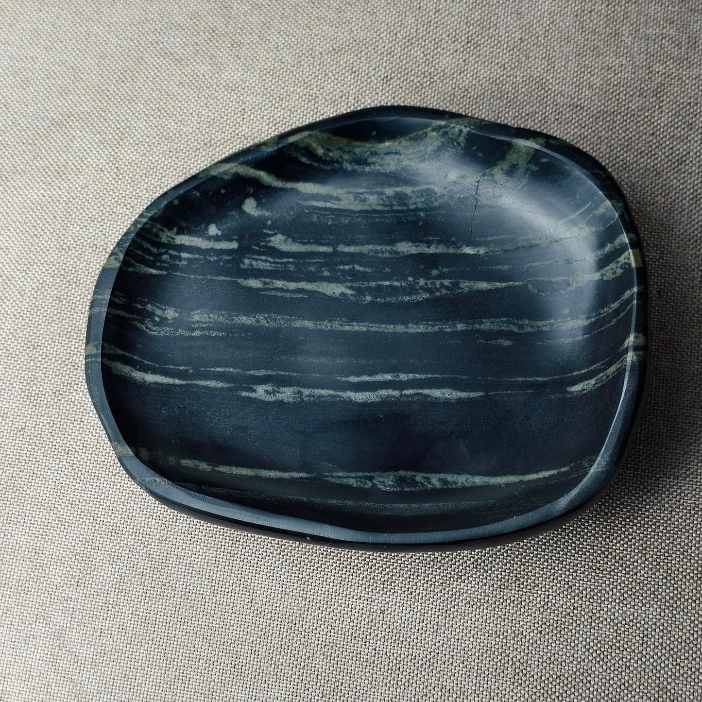 XIOFU Handmade Decorative Bowl - Natural River Stone Pebble Artisan Crafted Serving Dish | 4-6 Inch Unique Decorative Tray for Home Centerpiece, Jewelry Holder (black)