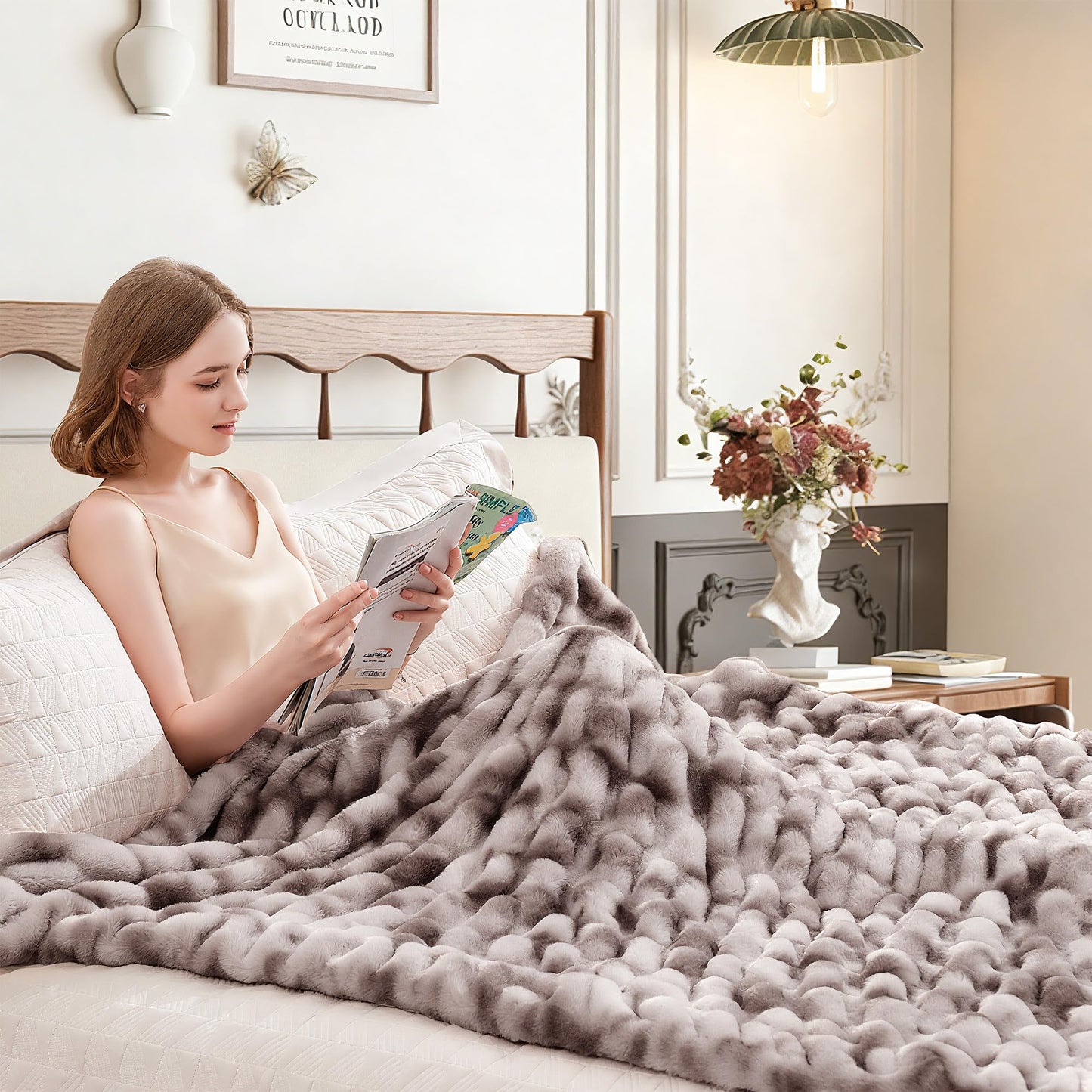 VFROO Ruched Faux Fur Throw Blanket, Soft Plush Fluffy Blanket, Warm Thick Cozy Blanket for Couch Bed and Sofa, Fuzzy Comfy Rabbit Fur Throw Blankets Gifts for Women Mom Her (50"x60",Tie-dye Taupe)