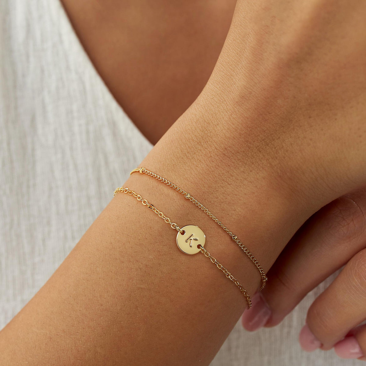 MONOZO Gold Initial Bracelets for Women Jewelry Gifts Trendy - Dainty Disc Monogram Letter A Gold Initial Bracelets Personalized Letter Bracelet Mothers Day Birthday Jewelry Gifts for Women Mom