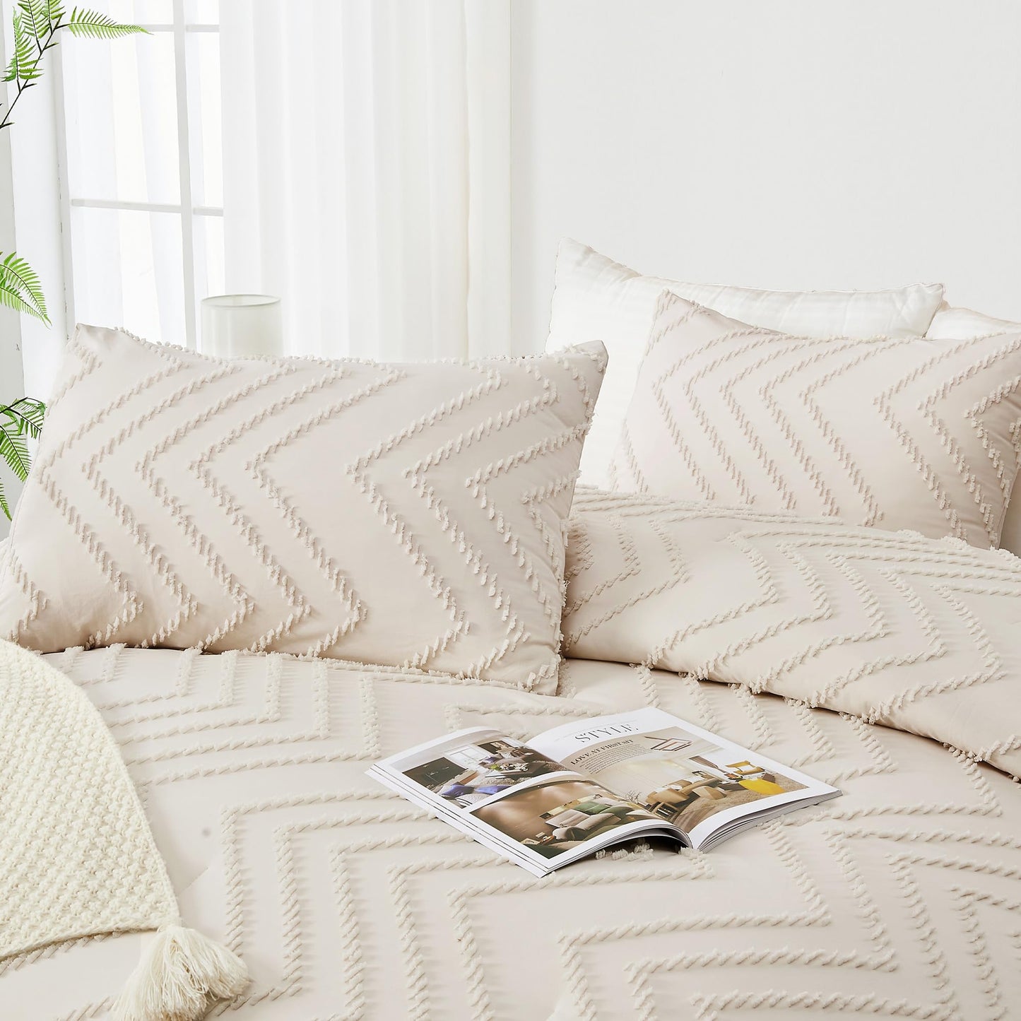Andency Twin/Twin XL Comforter Set Beige, Twin Bed Comforter for College Dorm Girls Boys Kids Boho Cream Soft Warm Cute Neutral Comforter, 2 Pieces Aesthetic Chevron Bohemian Bedding Set