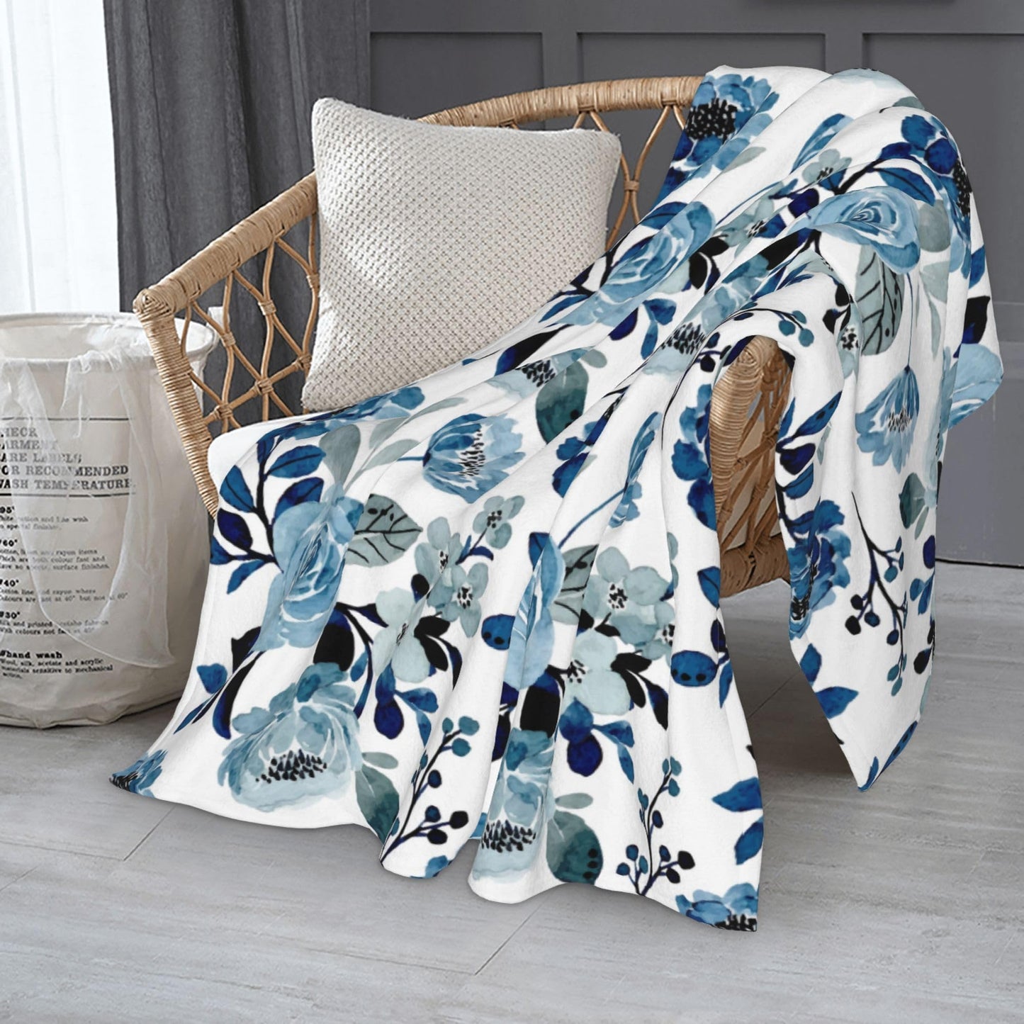 AMORVITA Floral Throw Blanket for Couch Bed Sofa Chair Living Room, Flower Flannel Fleece Blanket Soft Cozy Lightweight Breathable Fluffy Durable Home Decor Gifts for Men Women Girls Boys 50 x 60 Inch