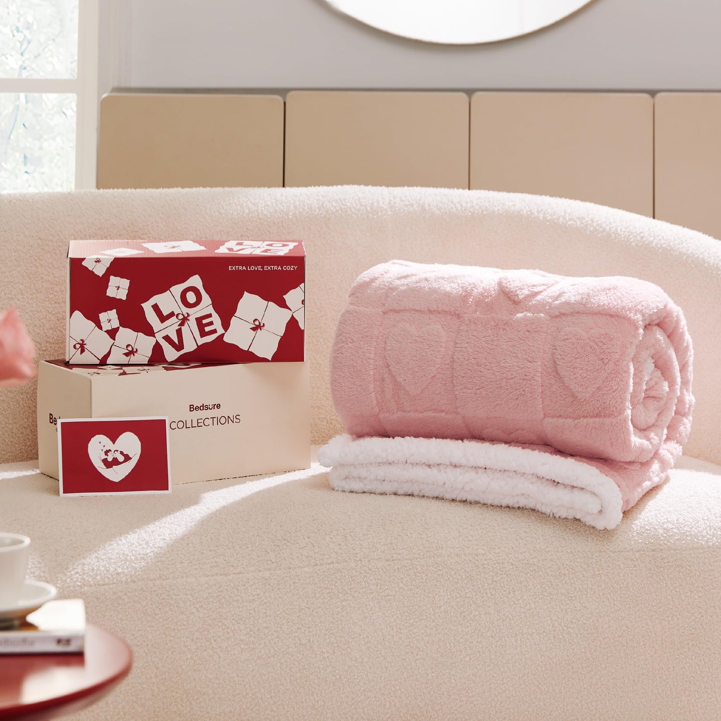 Bedsure Valentines Day Throw Blanket - Soft and Warm Sherpa Heart Throws Valentines Day Decor Gifts for Her, Love Pink 50"x60"