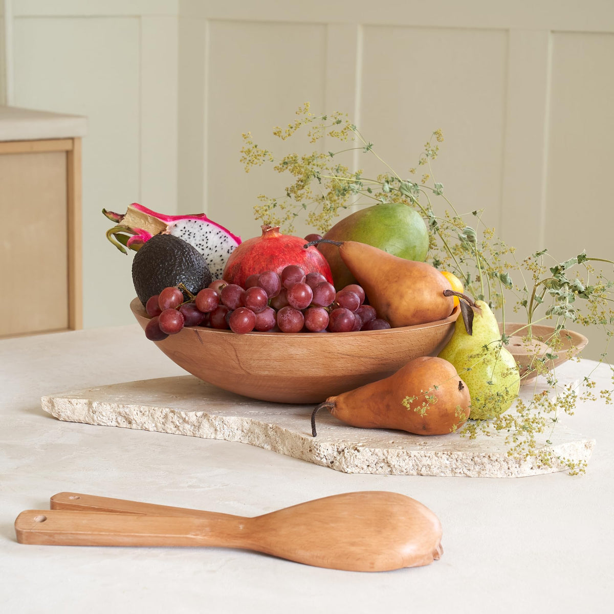 KIBAGA Extra Large Wooden Salad Bowl Set With Serving Utensils - A Beautiful Party Salad & Fruit Bowl With Serving Spoons Perfect for Your Dinner Party - Decorative & Practical Kitchen Must-Have