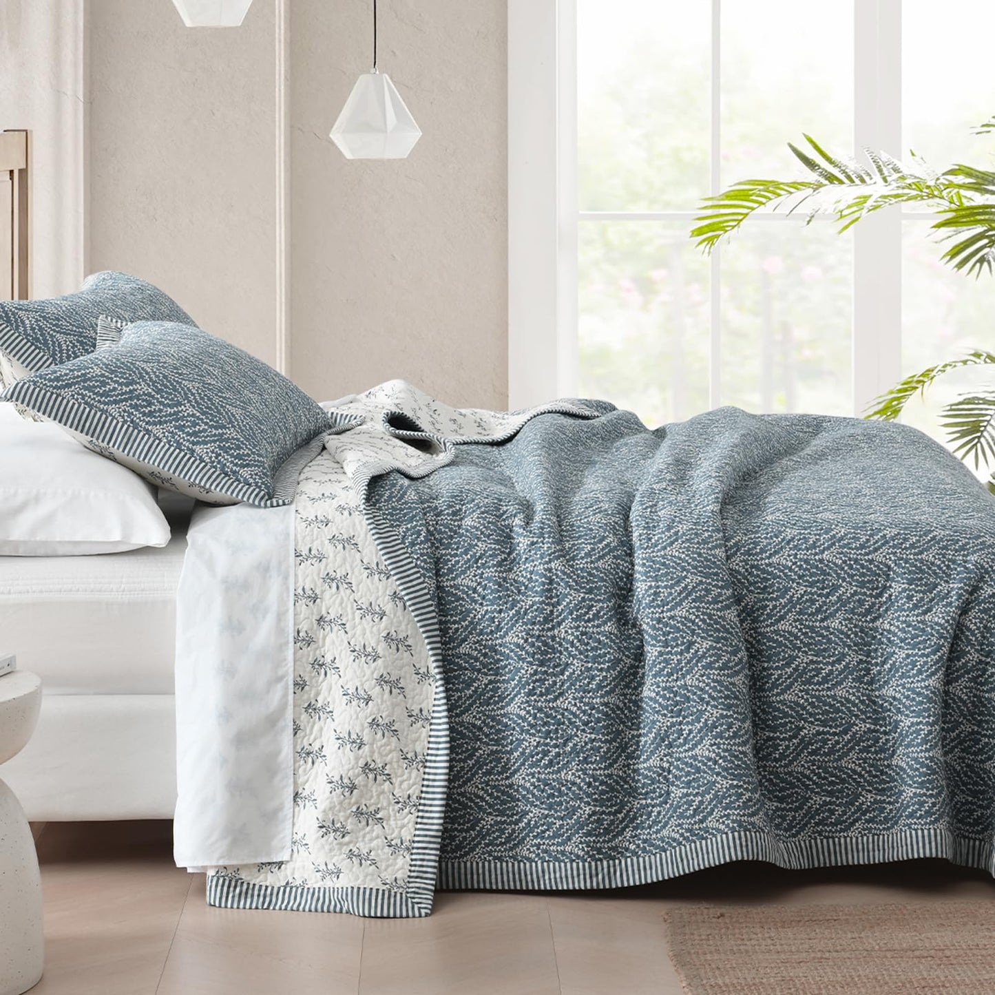 Finlonte Cotton Quilts Queen Size - 100% Cotton Queen Comforter Set, Botanical Quilt Bedding Set, Lightweight Reversible Soft Quilted Bedspread for Queen Bed, Grayish-Blue/White, All Season, 3 Pcs