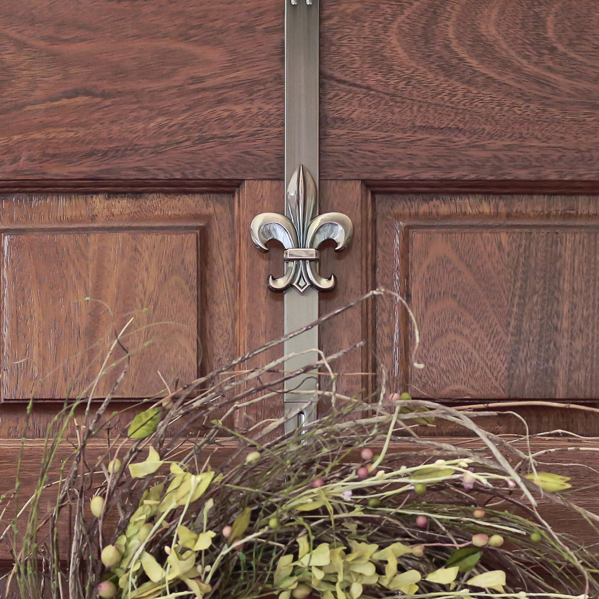 Haute Decor Adjustable Length Wreath Hanger with Removable Icon (Oil-Rubbed Bronze - Fleur De Lis) - Metal Over The Door Wreath Hanger for Front, Back, Interior Doors