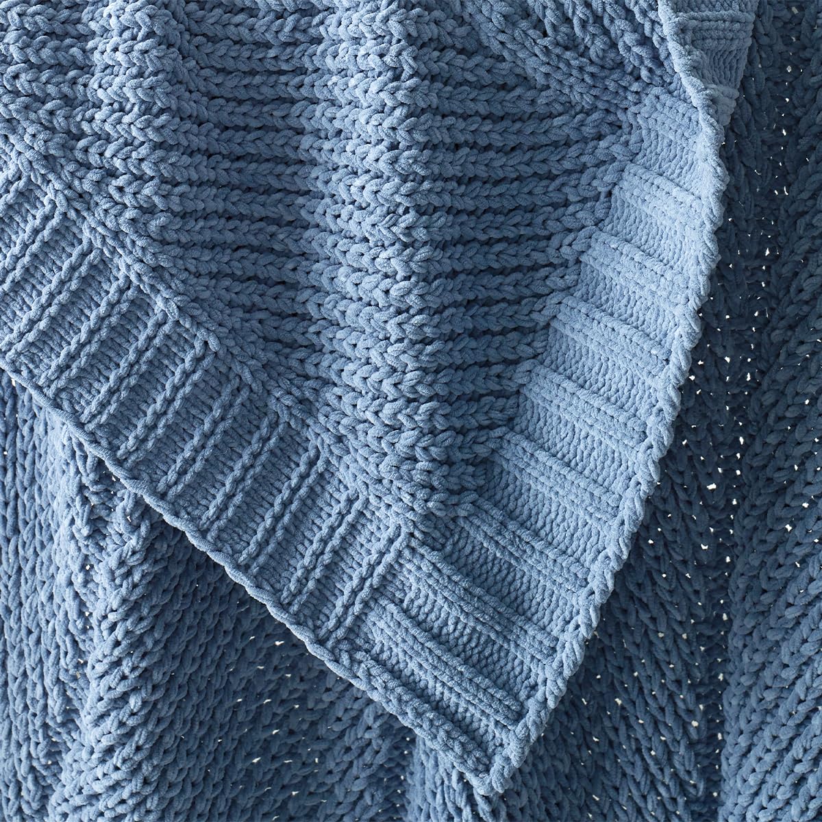 Amélie Home Knit Throw Blanket, Soft Chenille Cozy Breathable Chevron Chunky Decorative Blanket for Couch, Bed & Sofa, French-Inspired Lightweight Warm Gift for Women, Washed Blue, 50"x60"