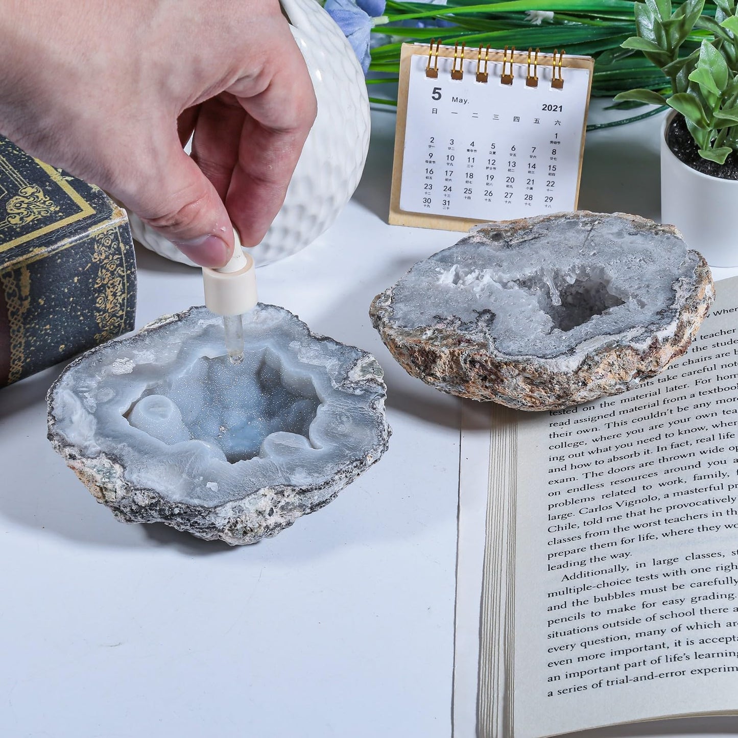 mookaitedecor 0.22-0.44 LB Natural Agate Geode Crystal Cluster Druzy, Irregular Quartz Geode Stone Collection Mineral Specimen Home Office Decor