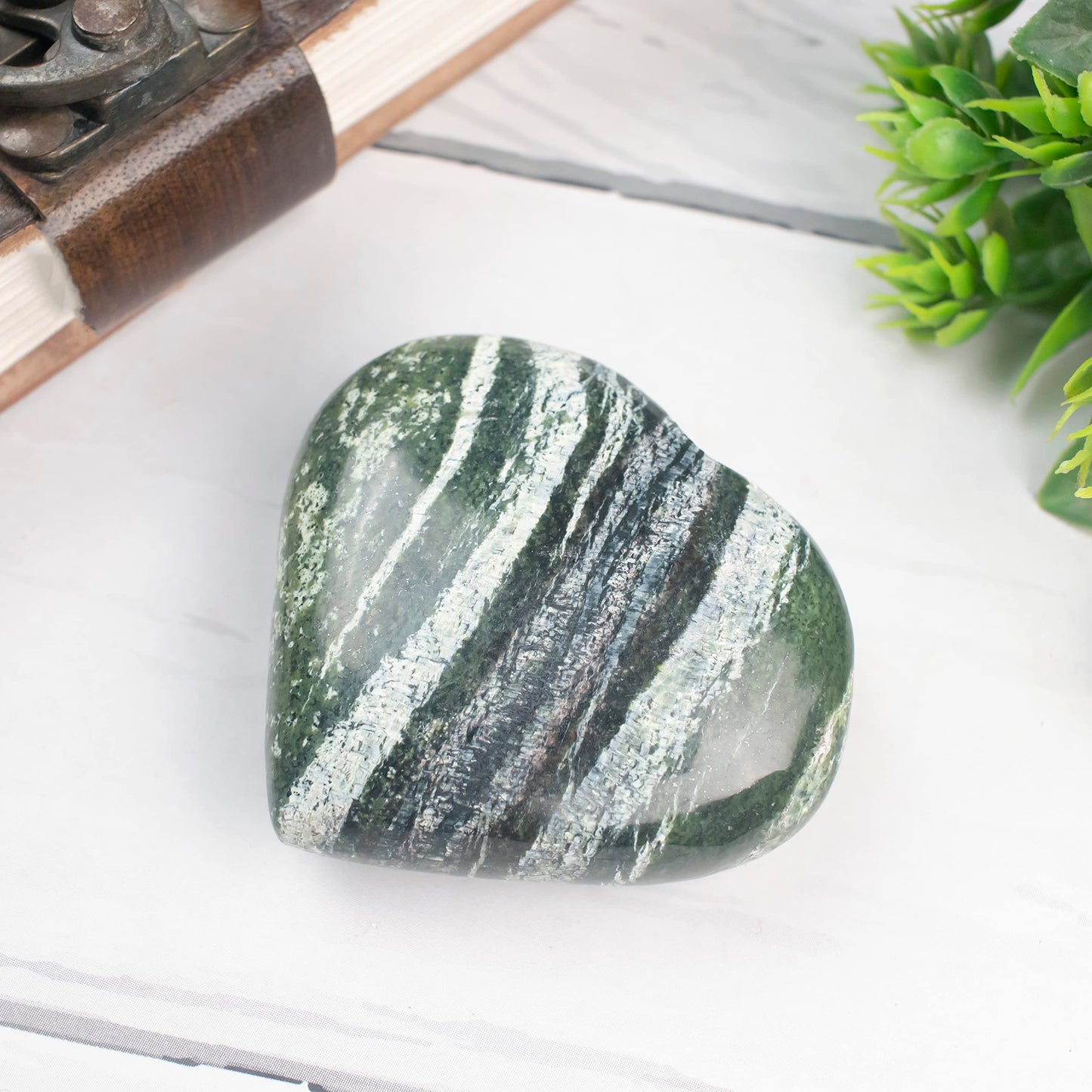 Crocon 50mm Swiss Opal Heart Stone Big Heart Shape Puff Stones Set 450+ Carats Pocket Crystal Healing Tumble Collection Palm Worry Stone Good Luck Charm Meditation Gift Craft Home Decor