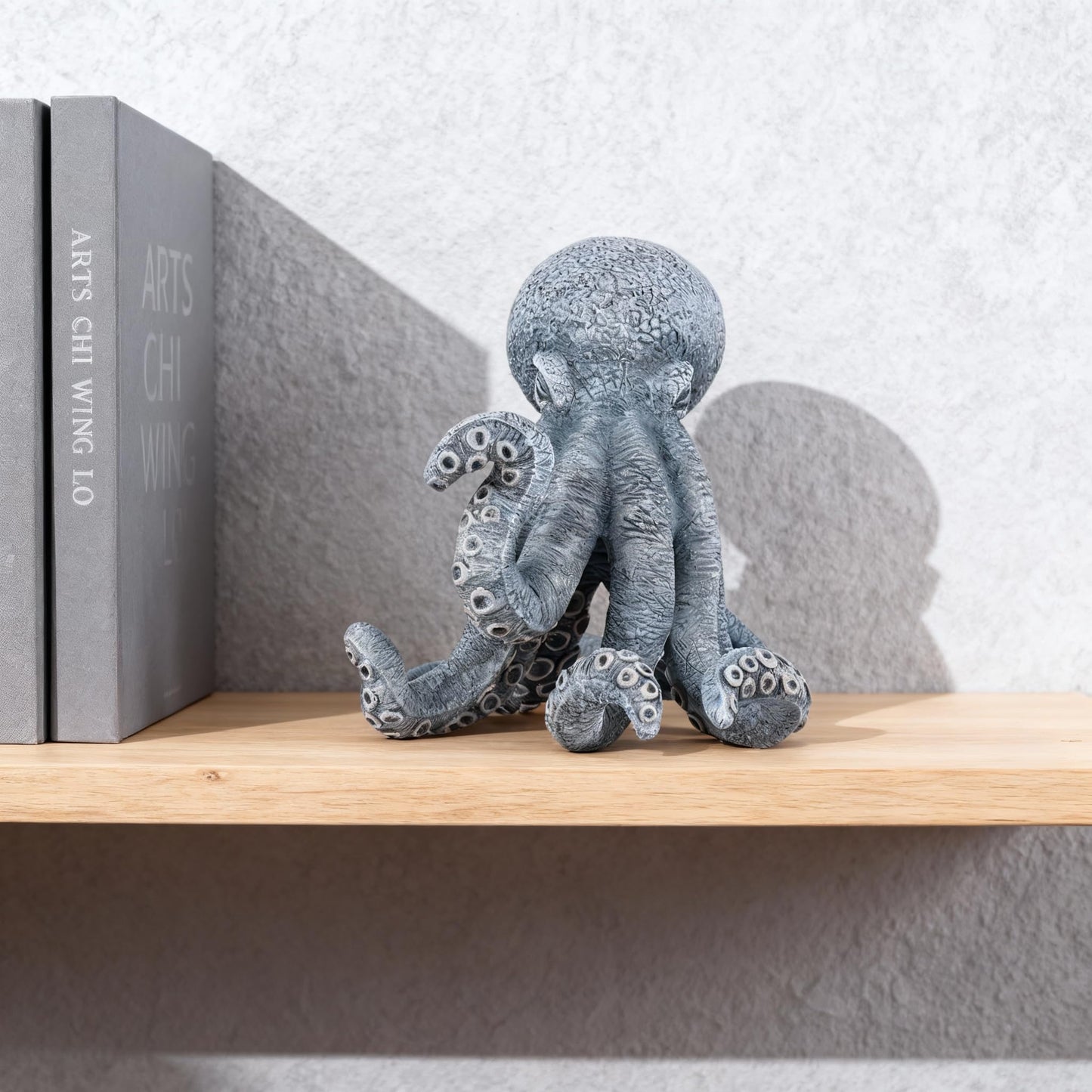 DOVDOV Blue Octopus Decorative Sculpture, Modern Art Octopus Sculpture, Coastal-Themed Home Decor, Suitable for Office Bookshelves, Living Room Coffee Tables, and Entryway Displays.