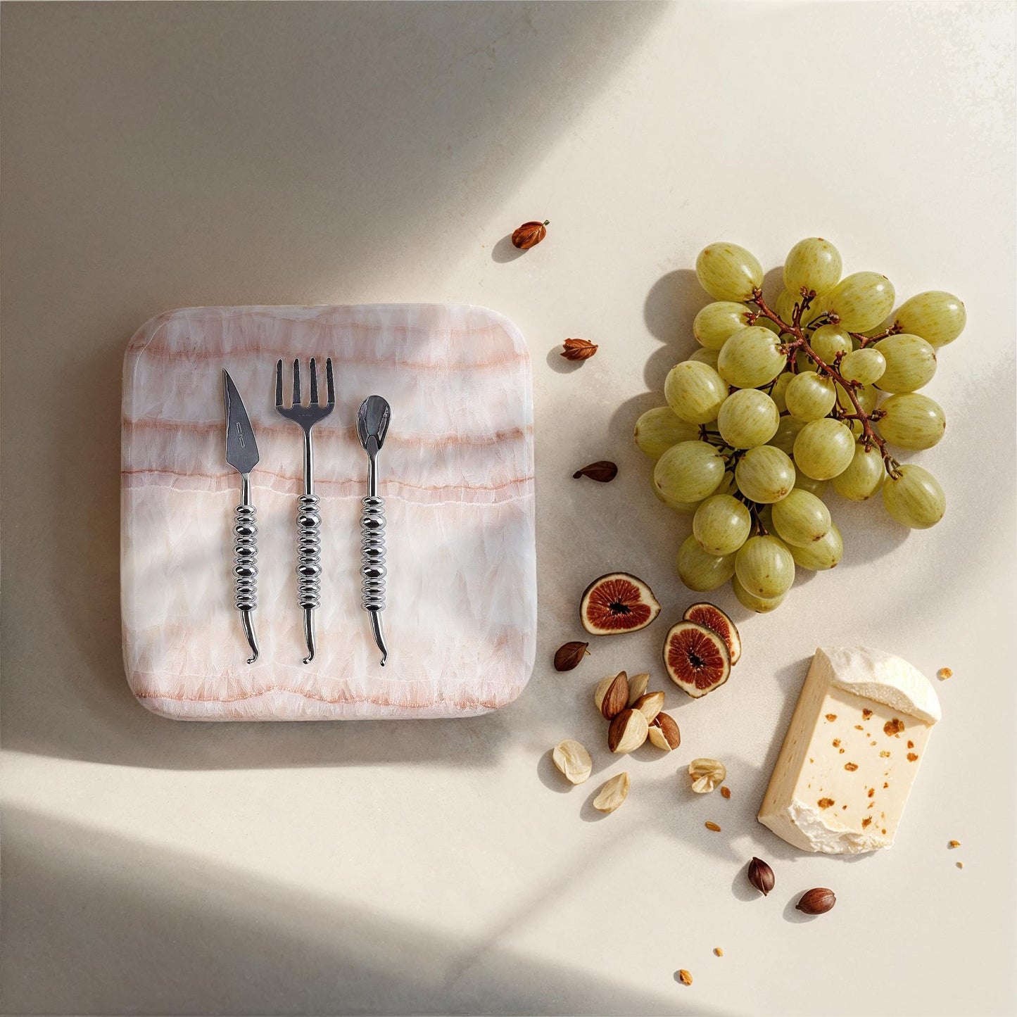 Bloomingville Honey Onyx Cheese Serving Board, Natural Color