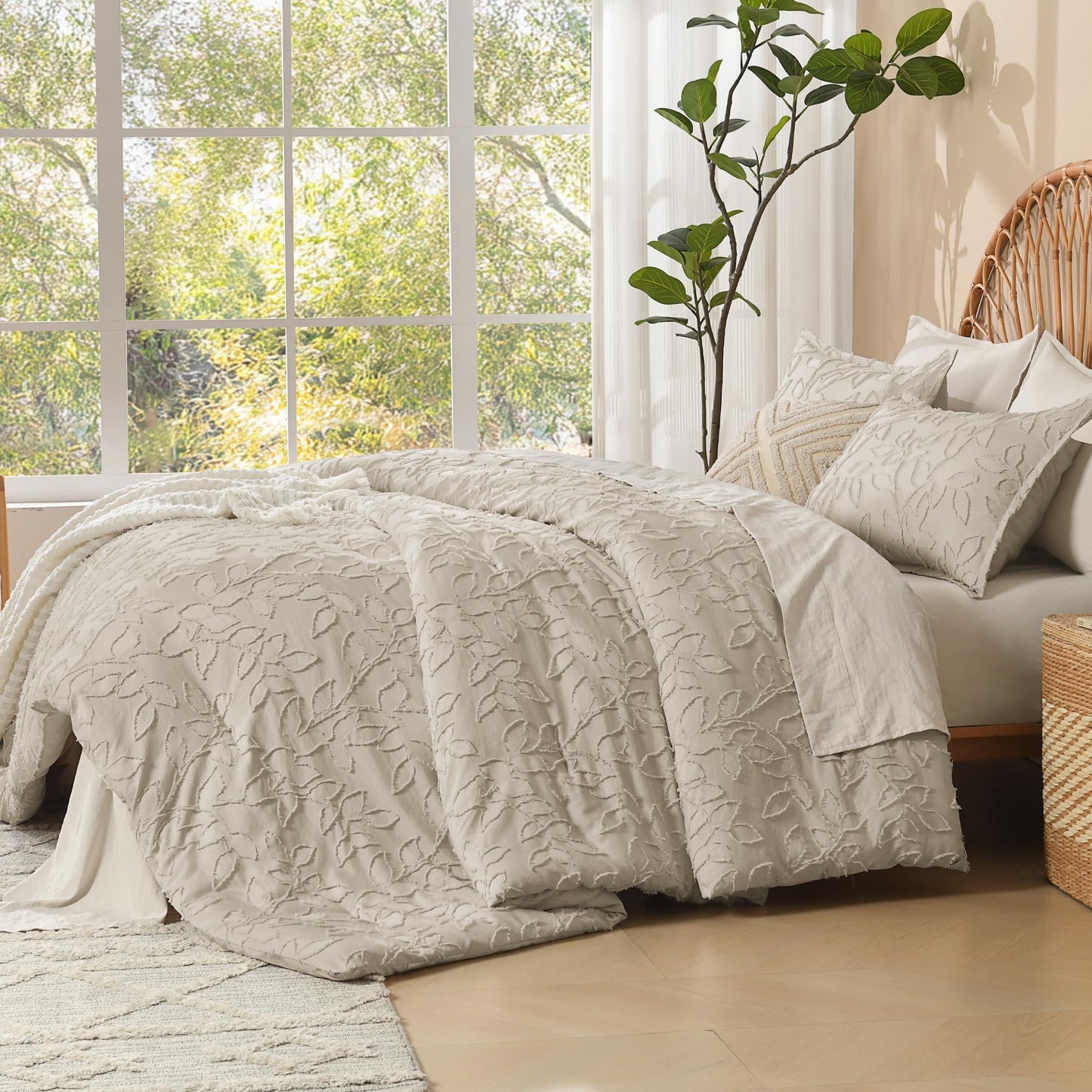 Litanika King Size Comforter Set Oatmeal, 3 Piece Khaki Boho Tufted Bedding, Beige Fluffy Farmhouse Bed Set for All Season with 2 Leaf Pattern Pillowcases（104x90In）