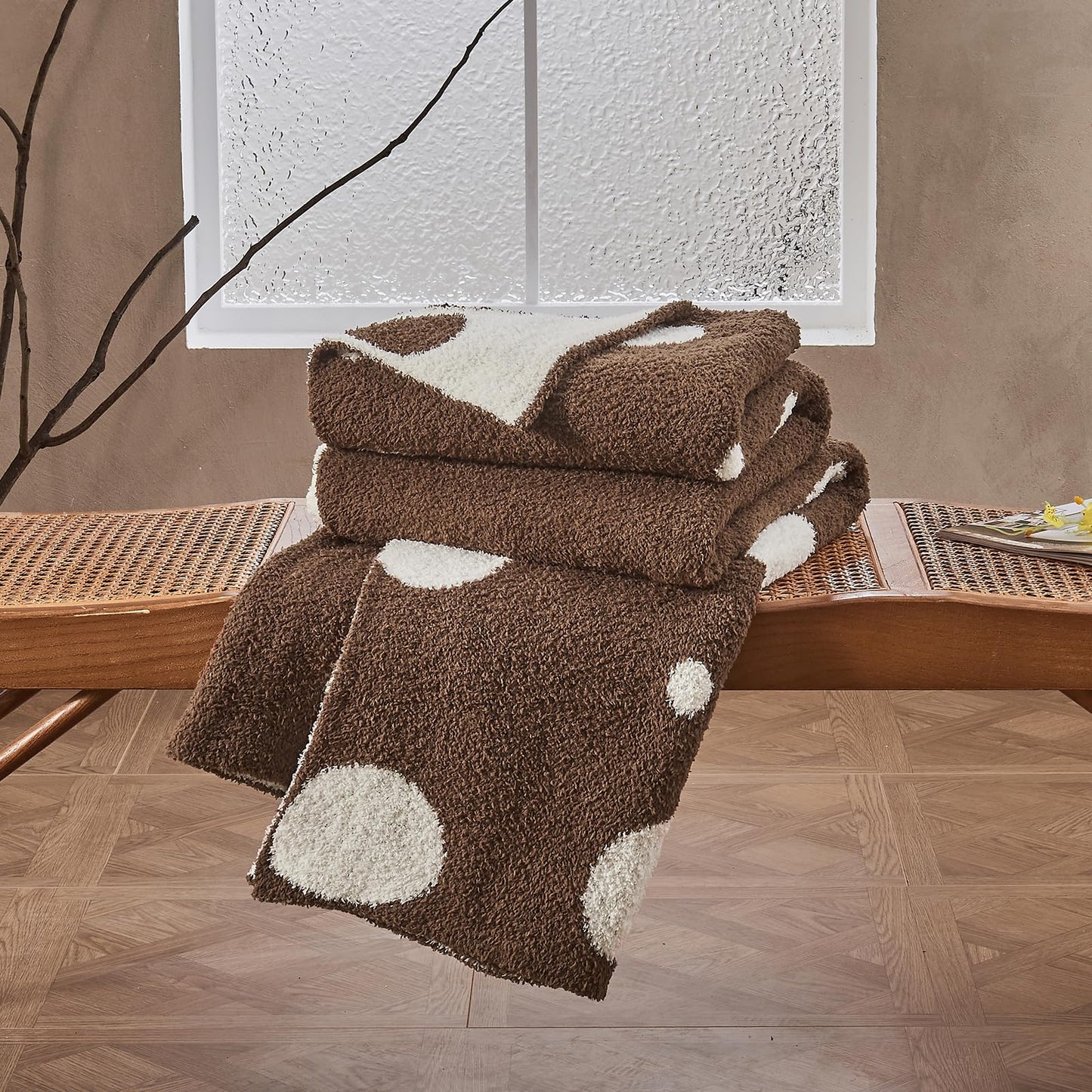 Douceur Polka Dot Throw Blanket for Couch Sofa Bed, Reversible Cozy Fluffy Super Soft Bedroom Blanket, Plush Brown Throw Blanket, 50×60 inches