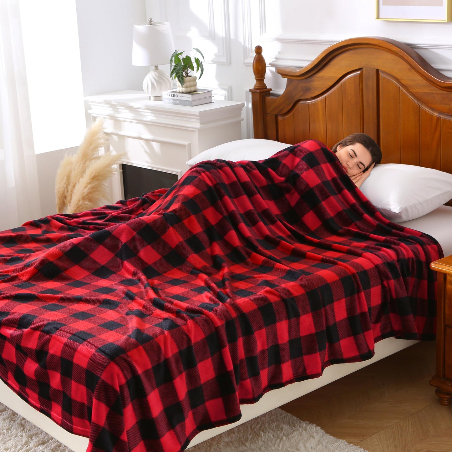 Viviland Checkered Blanket King Size - Soft Fuzzy Cozy Buffalo Plaid Microfiber Blanket for Bed, 90x108 Inches