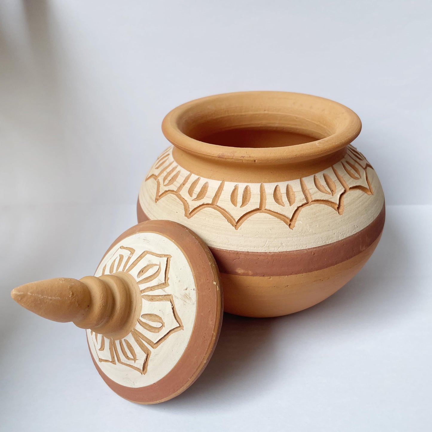 YISSEN RISEON Handmade Terracotta Salt Storage Container with Lid Decorative Canister Jar, Candy Container Holder Countertop Organizer, Farmhouse Kitchen Terra cotta Decor