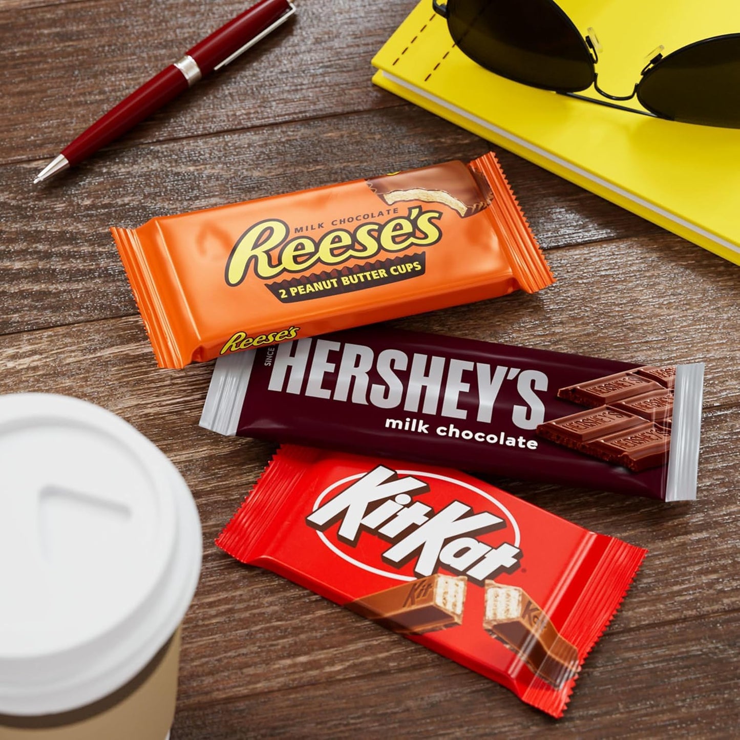HERSHEY'S, KIT KAT and REESE'S Assorted Milk Chocolate Candy Variety Box, Halloween Candy, 27.3 oz (18 Count)