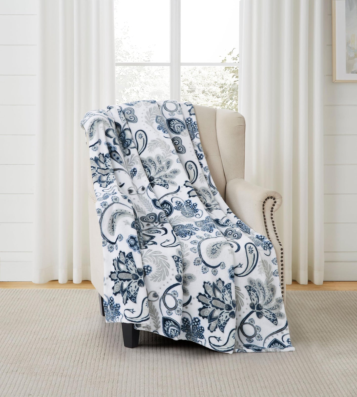 Serafina Home Throw Blanket: Velvety Soft, Durable Fleece Accent for Bed or Couch (Navy Damask and Paisley, 50 x 70 inches)