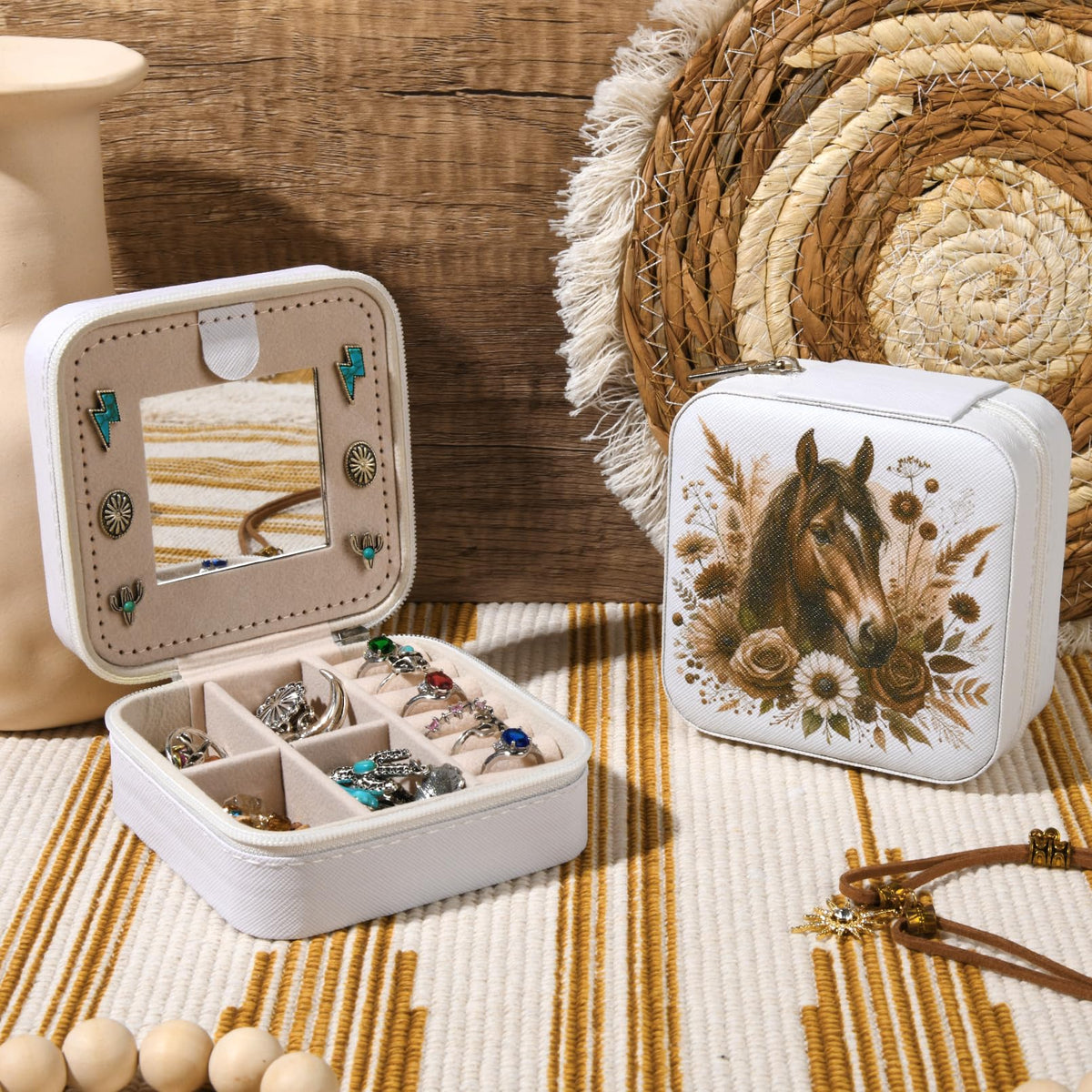 CEELGON Western Jewelry Box Case Gift Horse Print Travel Jewelry Organizer Christmas Gifts for Teen Girls Cowgirl Stuff Small Portable Travel Accessories for Women (Horse)