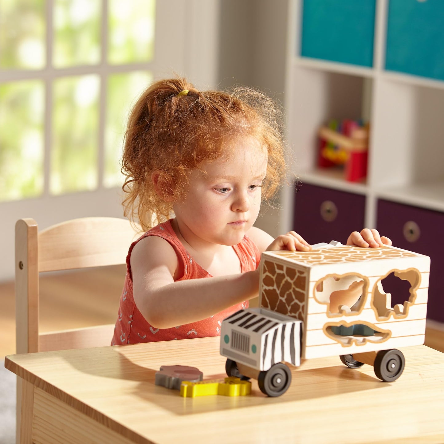 Melissa & Doug Wooden Shape Sorter Rescue Truck | Animal Puzzle Toy for Toddlers, Early Learning Play Set | Age 2+