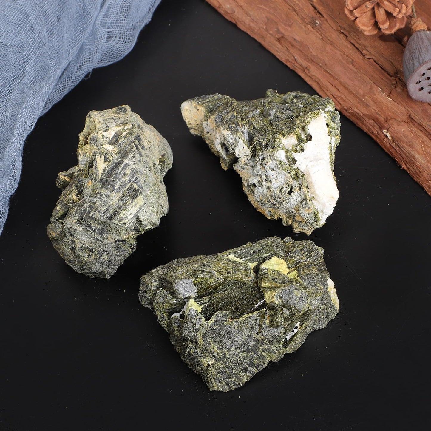 SUNYIK Raw Green Tourmaline Stone for Tumbling and DIY, Rough Rock Stone Mineral Specimen Home Office Decor for Meditation Anxiety, 301-400g(0.66-0.88lb)