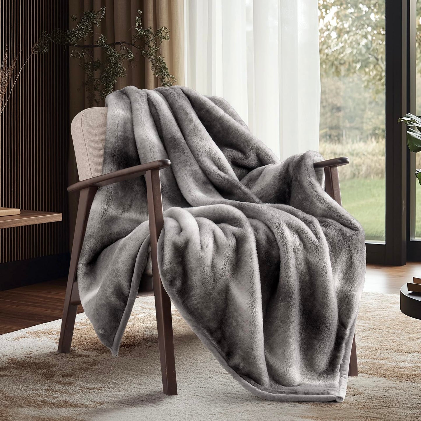 EVERGRACEHOME Ultra Soft Luxury Fluffy Mink Faux Fur Throw Blanket, Thick Warm Fall Winter Blankets for Bed, Couch, Cozy Plush Reversible Blanket for Chair, Sofa (Ombré Silver Onyx, 60"x80")
