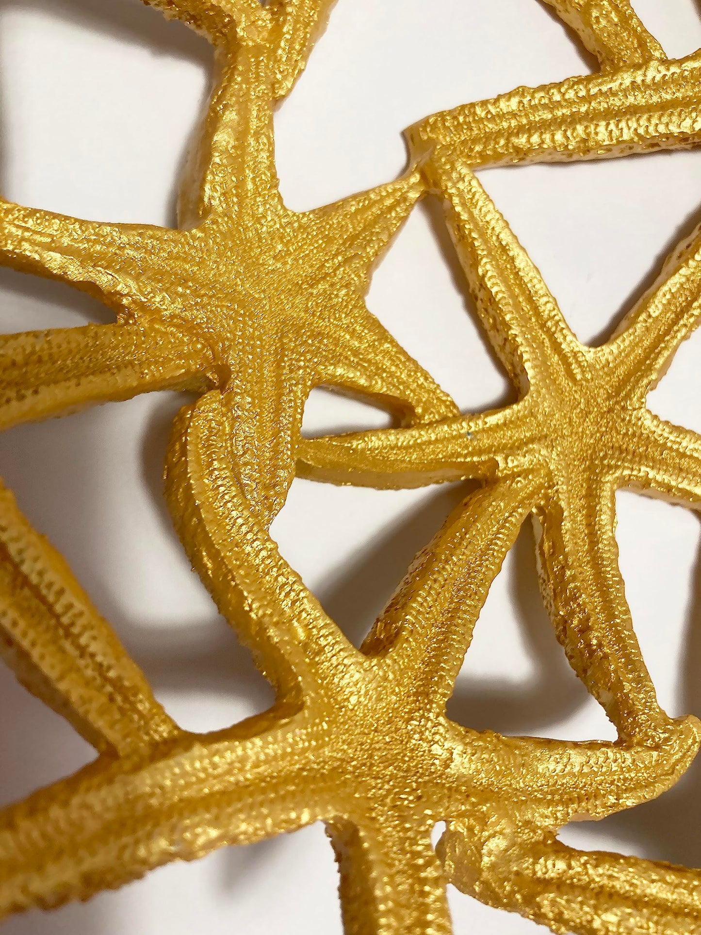 Mazeology Nautical Beach Seashore Starfish Centerpiece Bowl 11” Diameter Cast Resin Decorative Shiny Gold