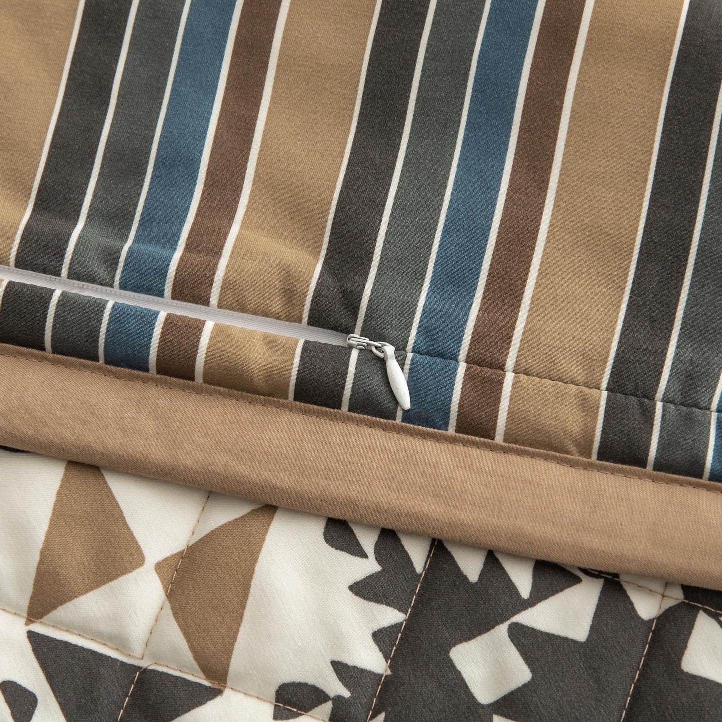 Indigo Hill by HiEnd Accents Mosaic Western Bedding 3 Piece Full Queen Quilt Set, Hourglass Pattern Southwest Cabin Rustic Bedding, Reversible Geometric Print Boho Patchwork Quilt with Pillow Shams