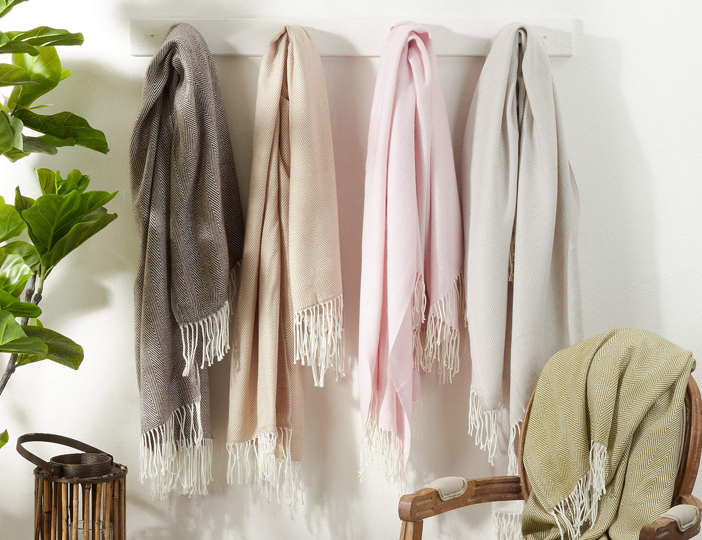 SARO LIFESTYLE Herringbone Pattern Tassel Fringe Hem Lightweight Throw Blanket