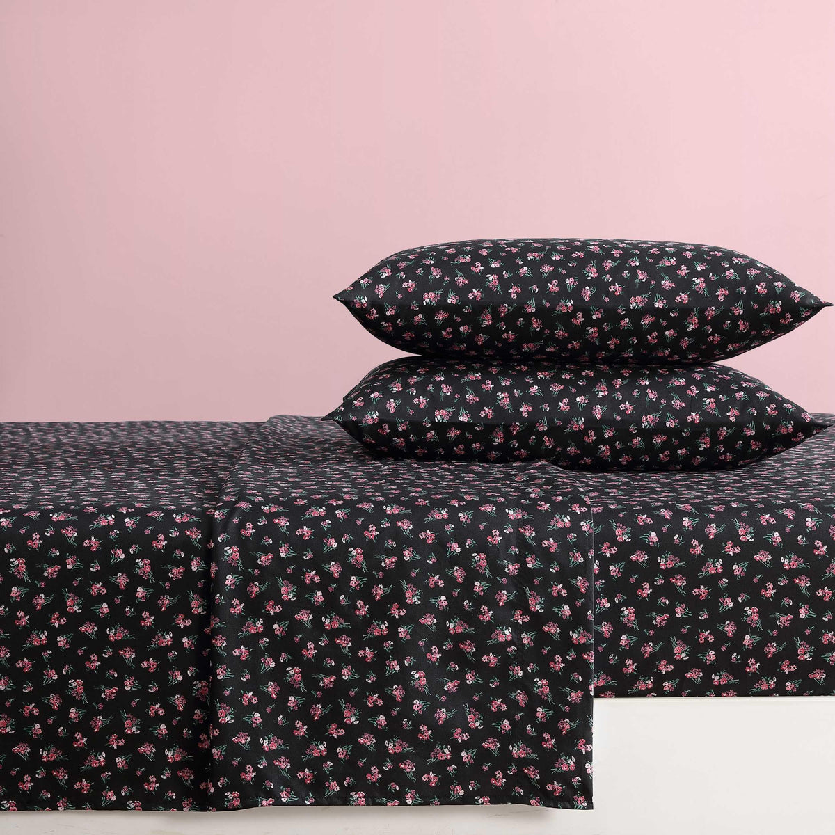 Betsey Johnson - Full Bed Sheets, Soft & Lightweight Bedding, Fade & Wrinkle Resistant (Bouquet Ditsy Black, Full)