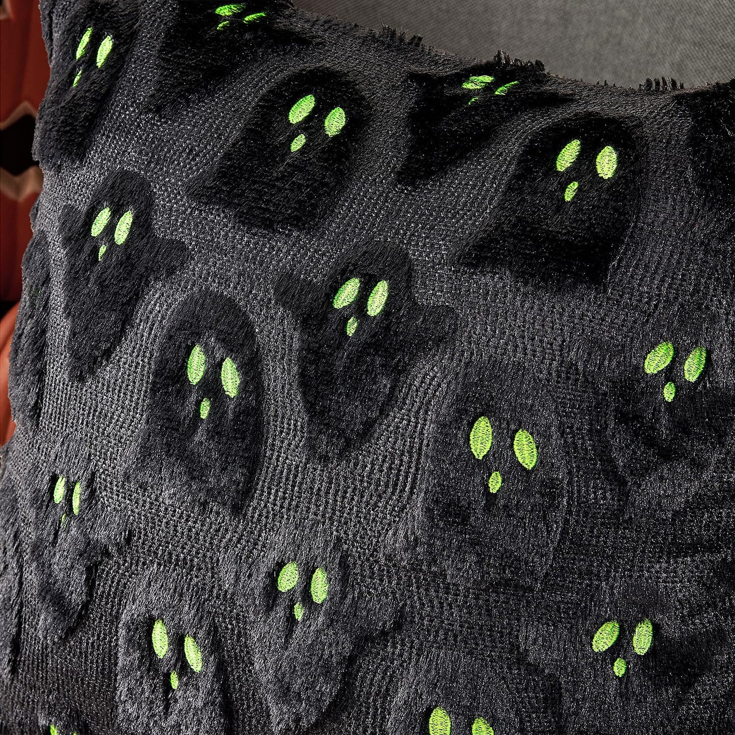 MIULEE Halloween Pillow Covers Cute Ghost Spooky Throw Pillows Set of 2 Soft Plush Faux Fur Decorative Cushion Covers for Couch Sofa Bed Porch Living Room Halloween Decor 18x18 inch Black