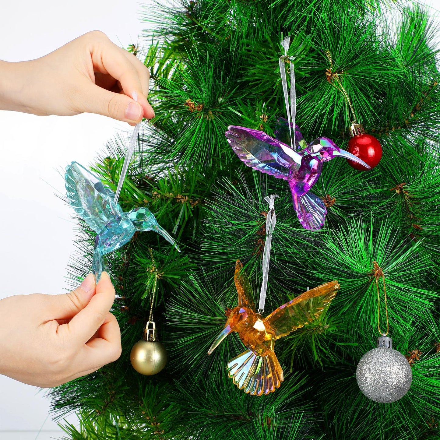 Qunclay 6 Pcs Hummingbird Hanging Ornaments Acrylic Crystal Hummingbird Suncatchers Decor Shiny Iridescent Bird Figurines Hanging for Trees Decorations Party Favor