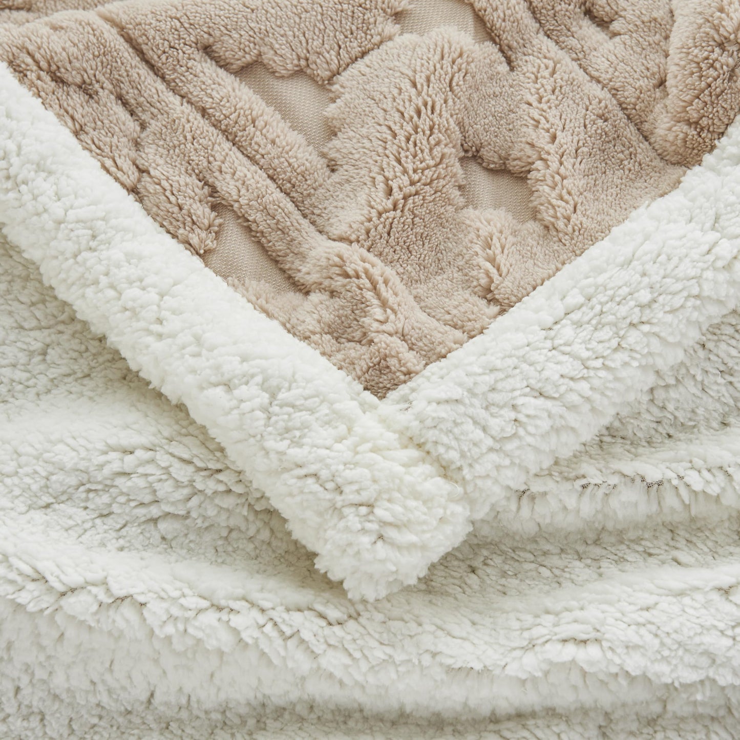 LEVINIS Large Bohemian Bed Blankets 80'' × 90'', Ultra Soft Aztec Blankets for All Season, Cozy Plush Bohemian Throw Blanket for Bed/Couch/Sofa/Office/Camping, Camel