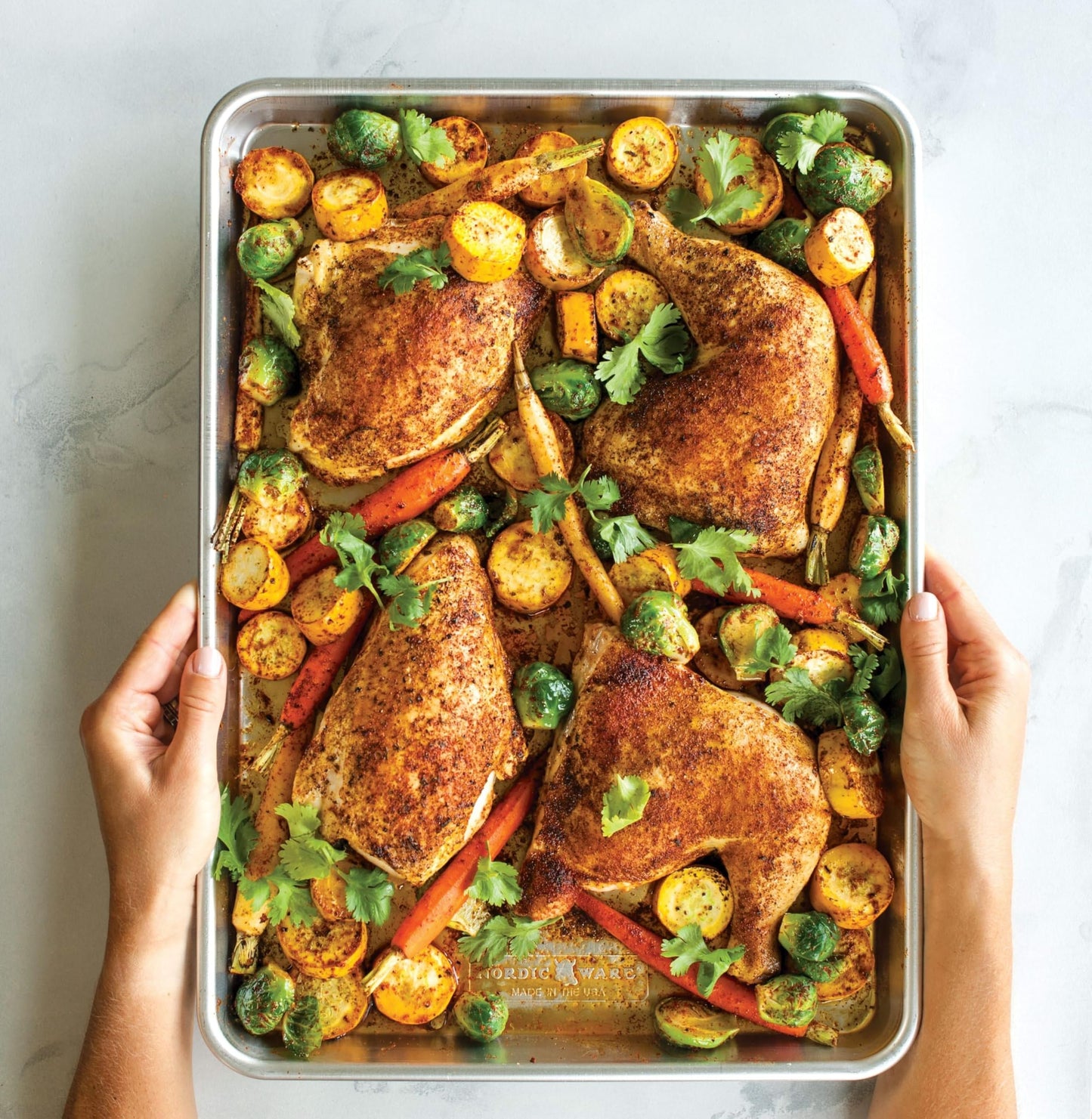 Nordic Ware Naturals Baker's Half Sheet Pan, Aluminium Baking Sheet with Superior Heat Conductivity, Premium Bakeware Made in The USA, Silver