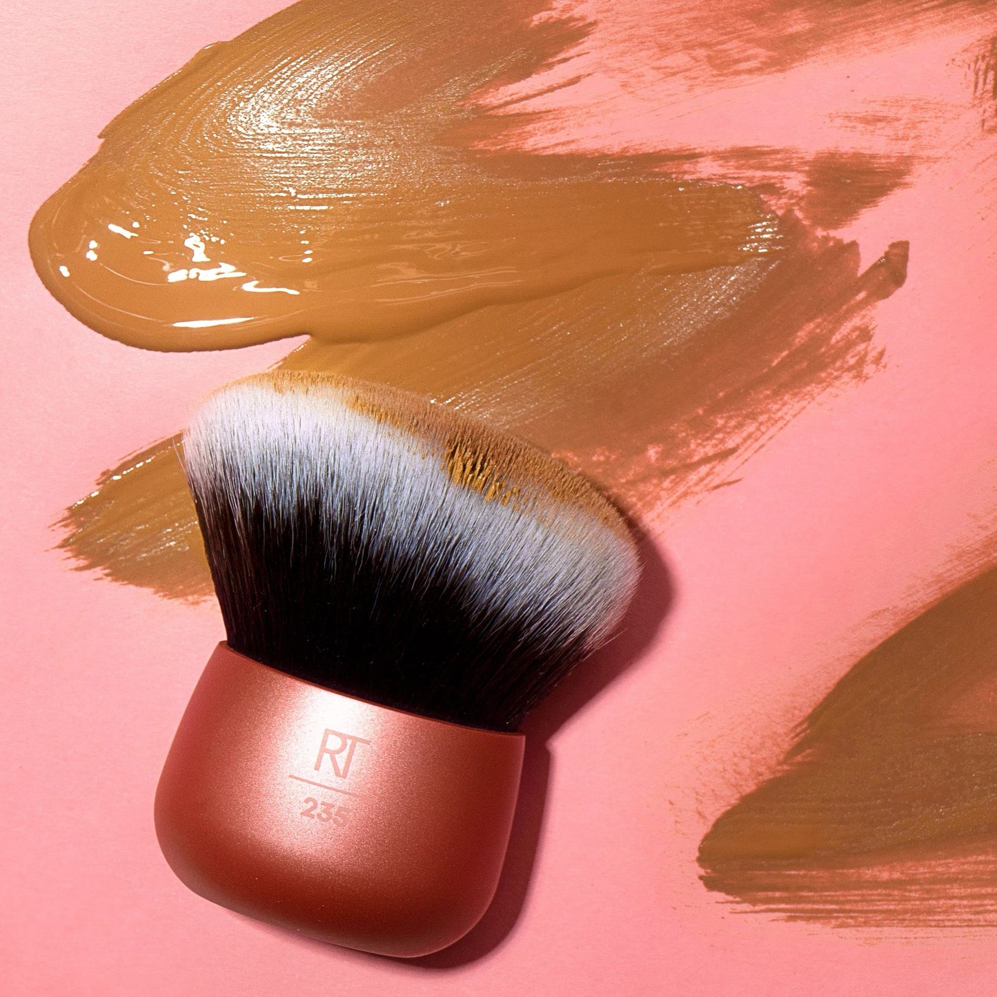 Real Techniques Foundation Makeup Blender, Kabuki Brush For Face or Body Makeup, Works With Liquid or Cream Foundation, No Handle, Blend & Buff Makeup, Dense Synthetic Bristles, 1 Count