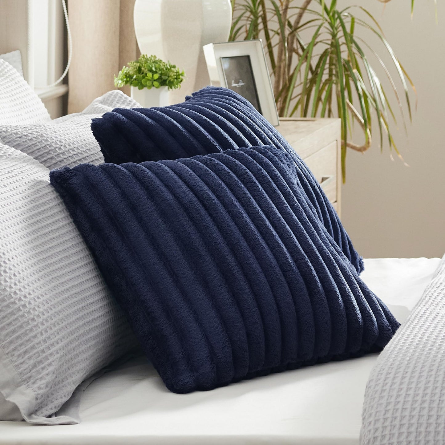 Bedsure Navy Blue Fleece Blanket & Throw Pillow Covers Navy Blue