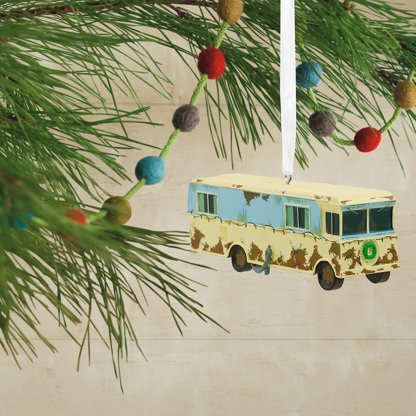 Hallmark National Lampoon's Christmas Vacation The Cousins' RV Christmas Ornament