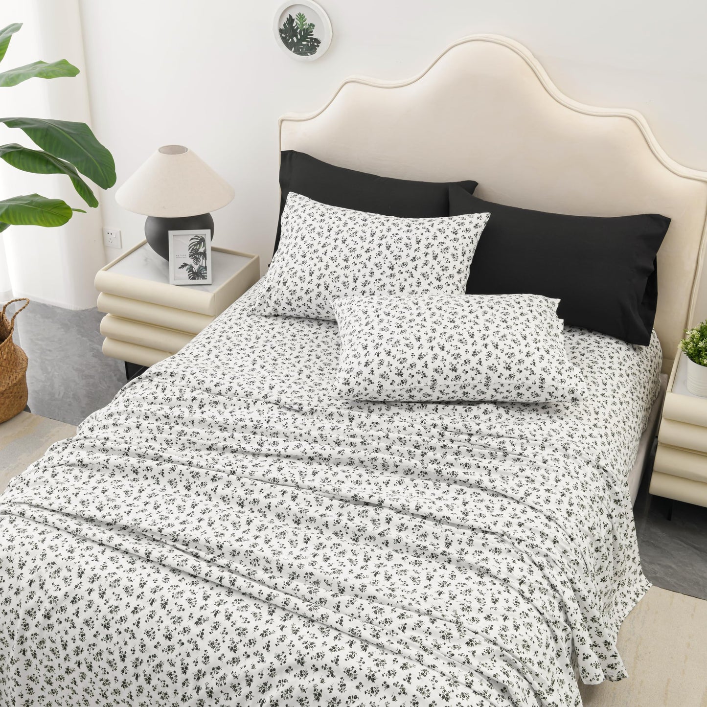 Spirit Linen home 6-Piece King Size Bed Sheet Set - Deep Pocket, Floral Pattern, Soft and Breathable Bed Sheets, Microfiber Material, Includes 1 Fitted, 1 Flat, 4 Pillowcases - Black Ditsy Floral